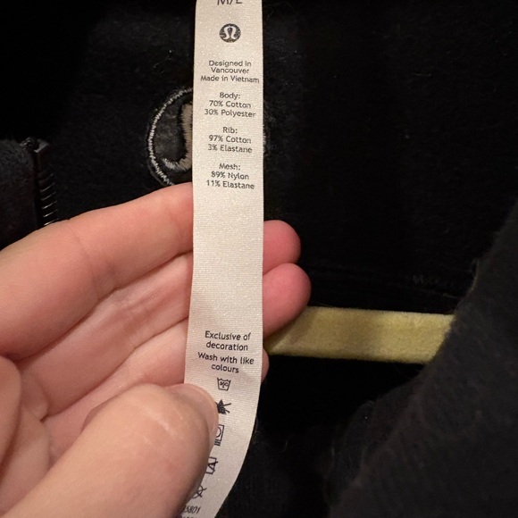 Lululemon black scuba quarter zip - Picture 4 of 7